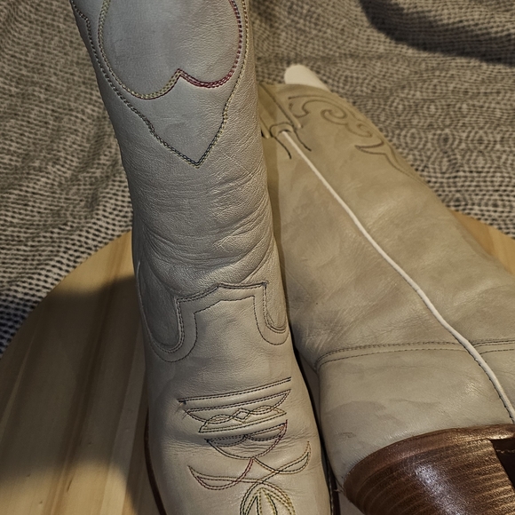 Womens Sz 7.5 Boulet Heeled Cream Leather Cowboy Boots - Picture 5 of 17